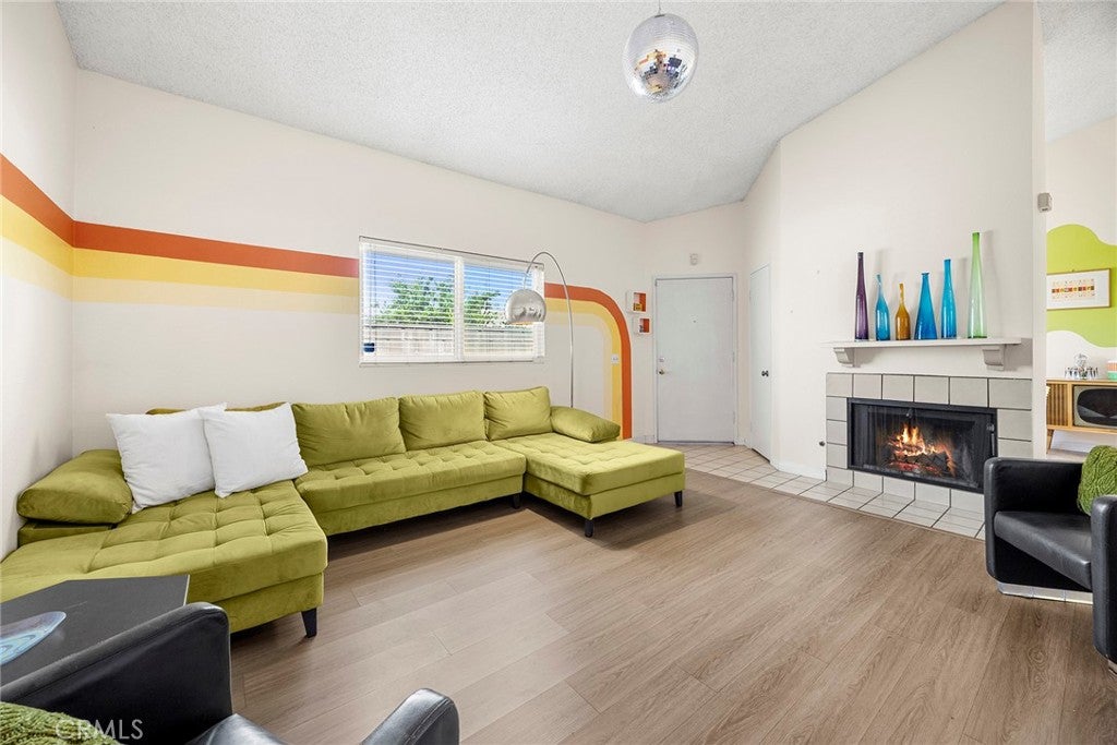 2369 S Reservoir