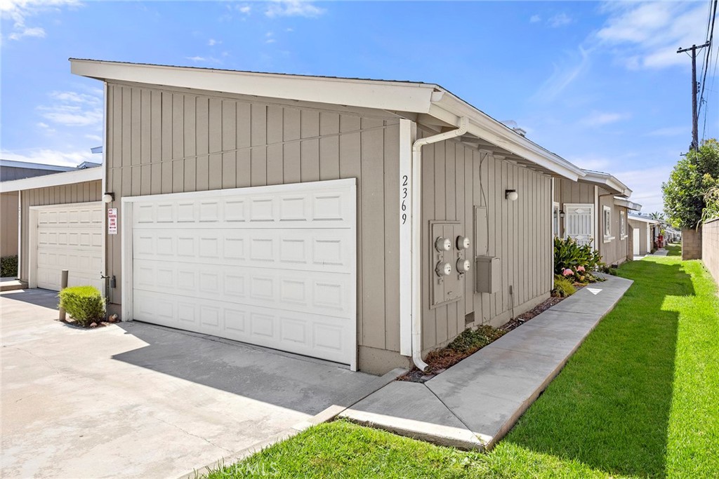 2369 S Reservoir