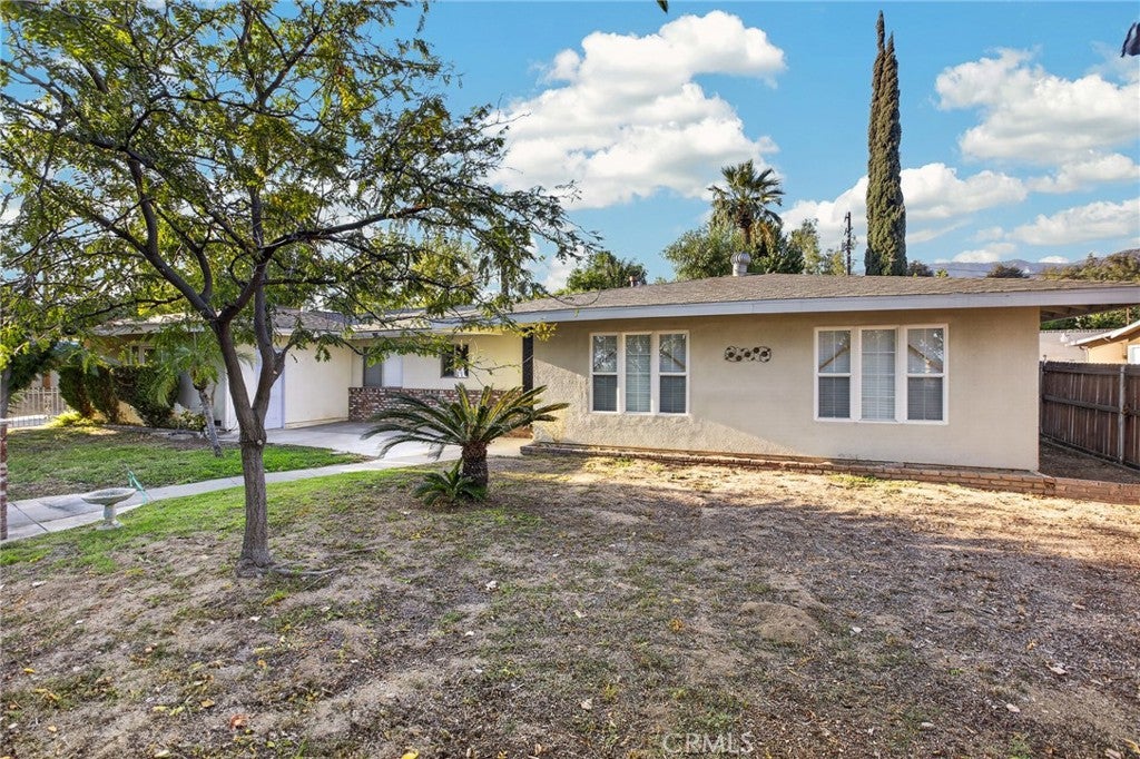 1742 E Foothill Dr.