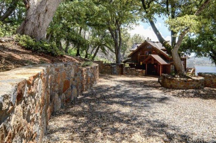 34385 Broken Oak