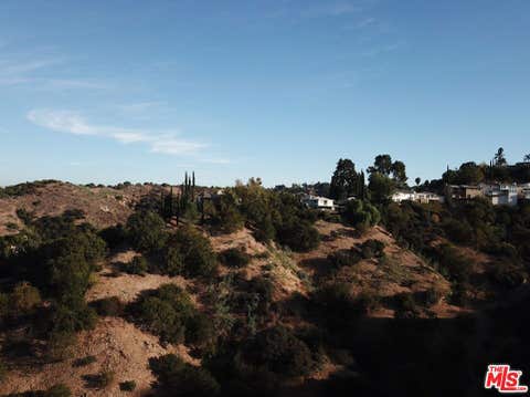 Photo of 3947 N Hopevale Drive, Sherman Oaks, CA 91403 (MLS # 26851245)