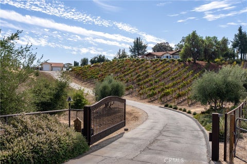 Photo of 4740 Devonshire LN, Paso Robles, CA 93446 (MLS # NS26220202)