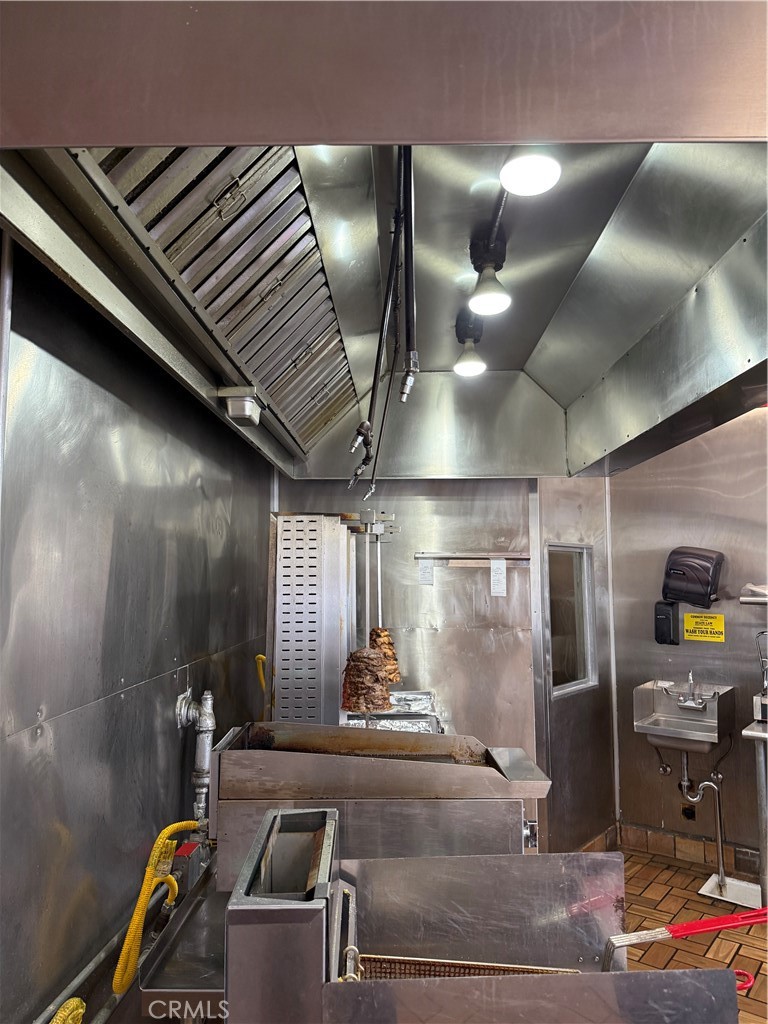 1802 E Washington Boulevard