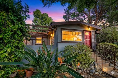 Photo of 11064 Plainview Ave, Tujunga, CA 91042 (MLS # CV26052575)