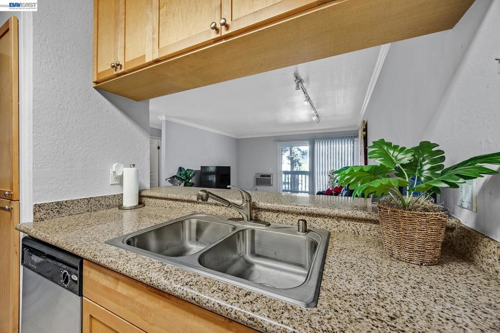 1087 Murrieta Blvd 242