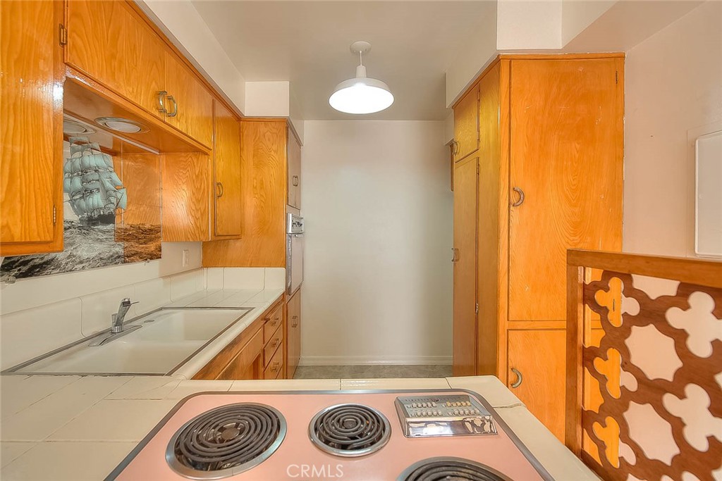 211 E California B7