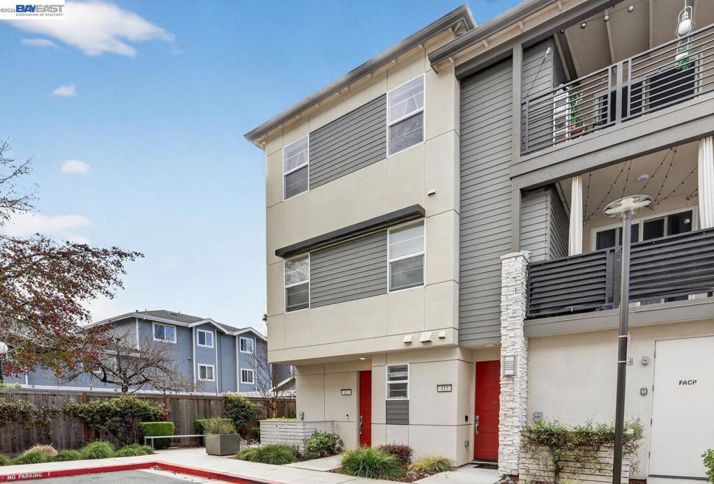 411 Rhythm Ln