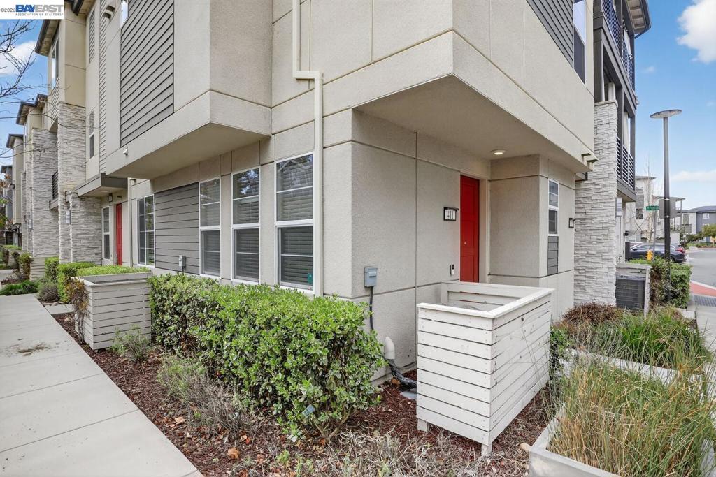 411 Rhythm Ln
