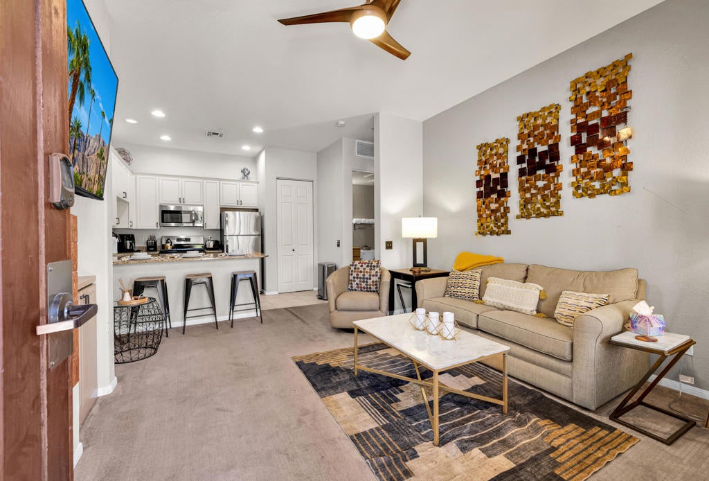 50730 Santa Rosa Plaza 4