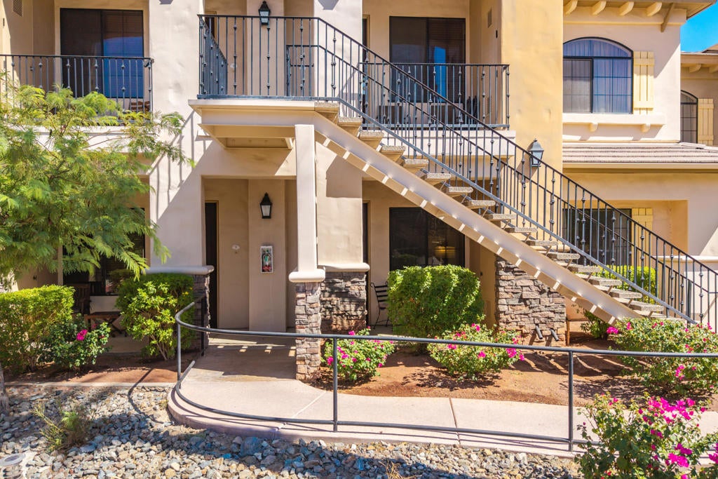 50730 Santa Rosa Plaza 4