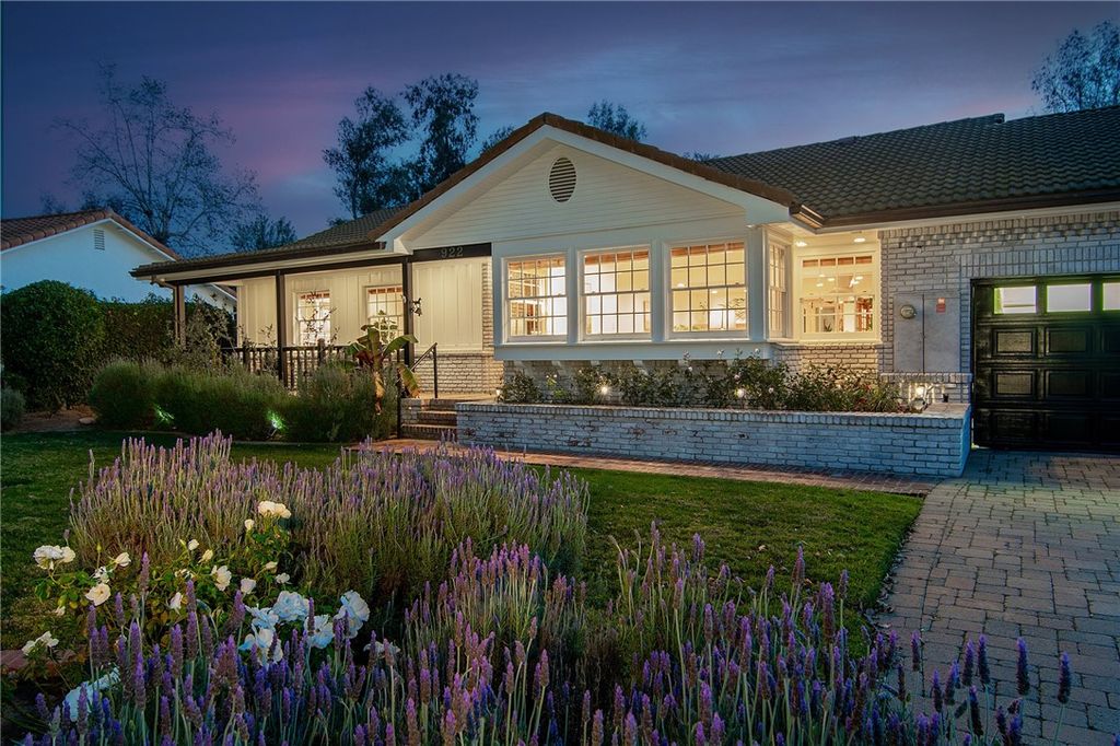 Photo of 922 Carefree Drive, Simi Valley, CA 93065 (MLS # BB26046933)