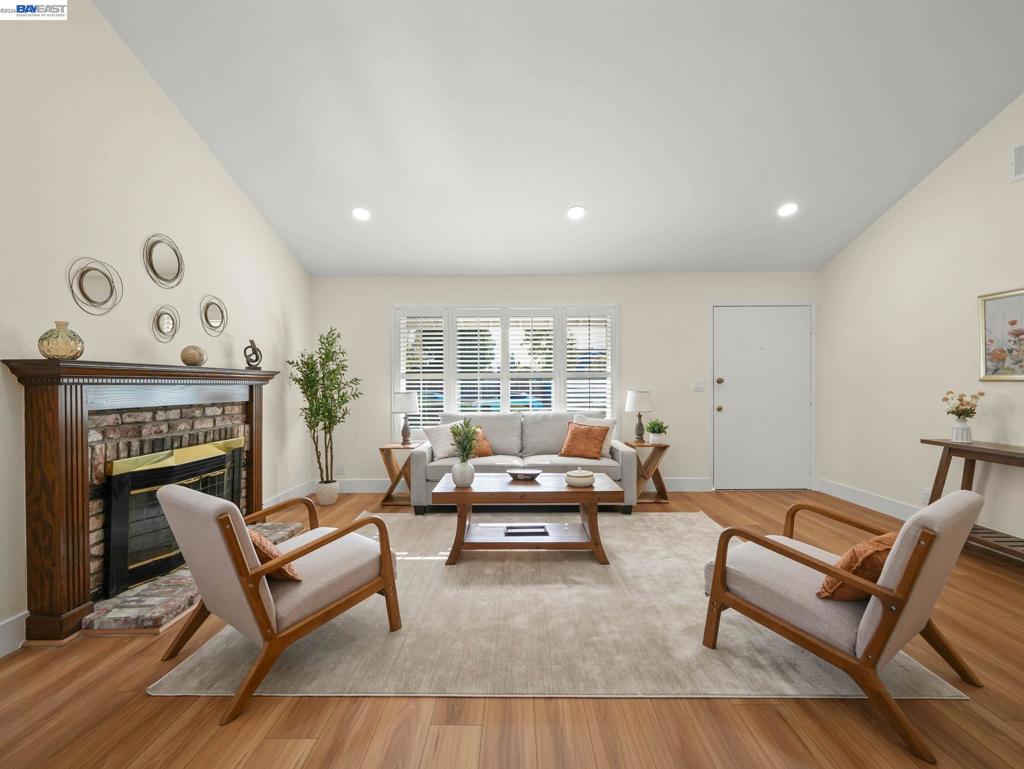 8047 Del Monte Ave
