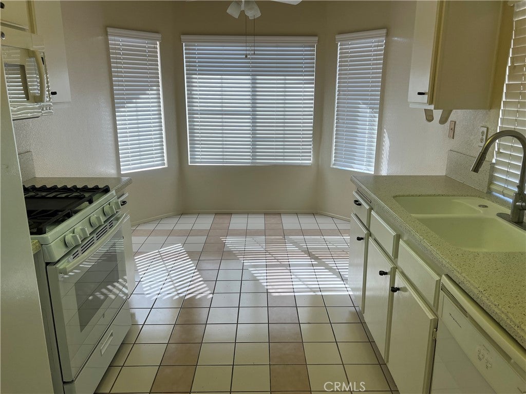28132 Calle Casera