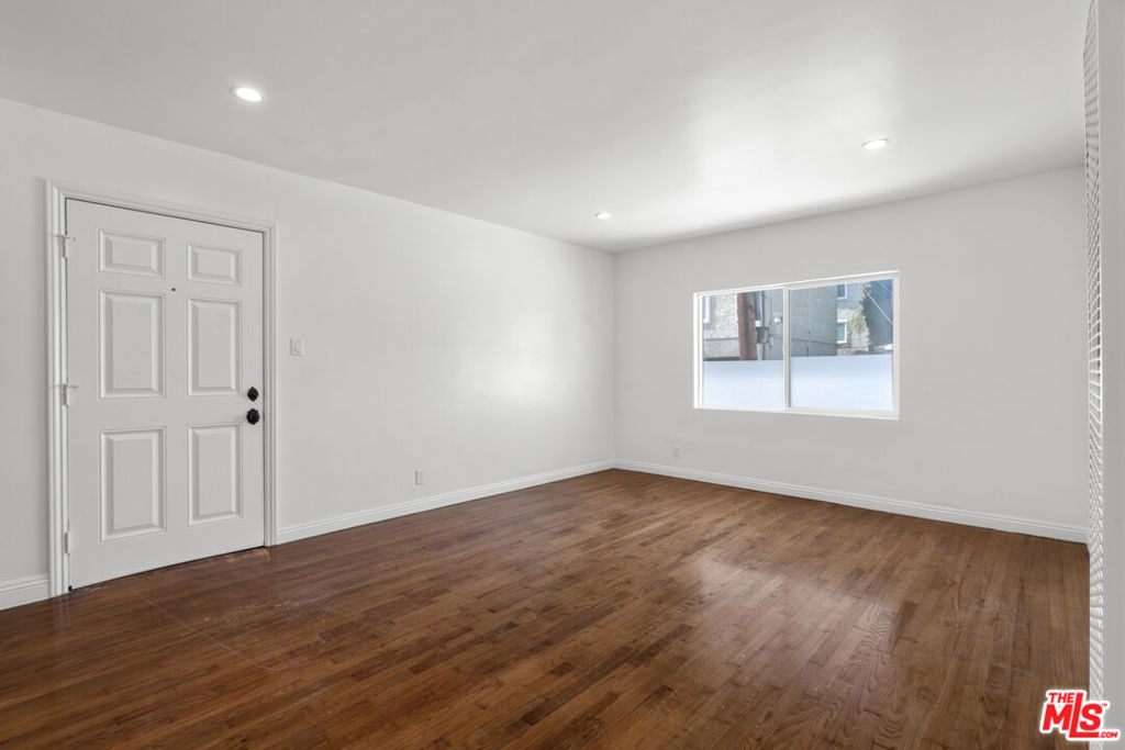 Remodeled 2-bedroom, 1-bathroom unit in a four-unit building located in a prime Venice location. This residence features brand new bathrooms, a newly renovated kitchen with stainless steel appliances, recessed lighting throughout, and a new in-unit washer and dryer. The unit includes parking for two vehicles and access to a shared front courtyard. Situated in one of Venice's most desirable neighborhoods, this unit is just a short stroll from Abbot Kinney Boulevard and Rose Avenue, placing you close to boutique shops, acclaimed restaurants, and vibrant nightlife. Erewhon and Gold's Gym are just around the corner, while the beach is only minutes away, offering the best of Venice living right at your doorstep. Whether you're drawn by the convenience, style, or unbeatable location, this residence is a true gem in a prime coastal community.
