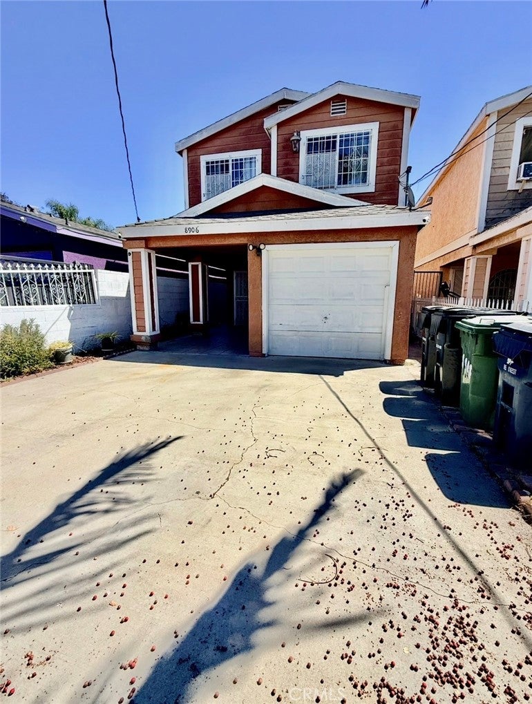 8906 Elm