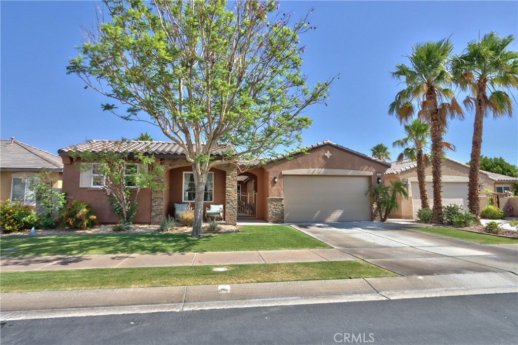 84692 Pavone Way