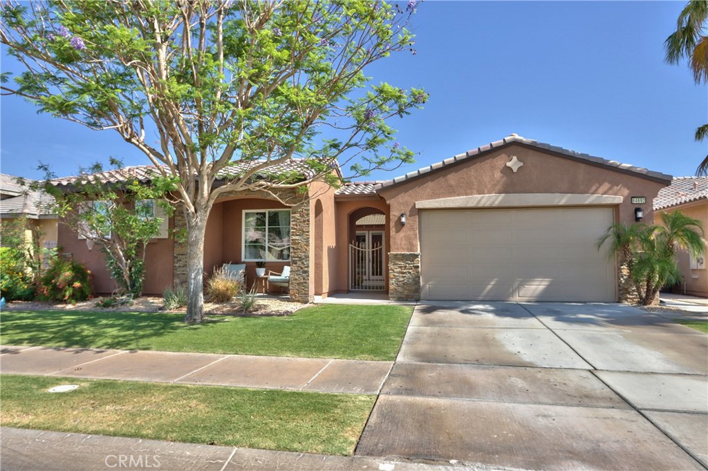 84692 Pavone Way