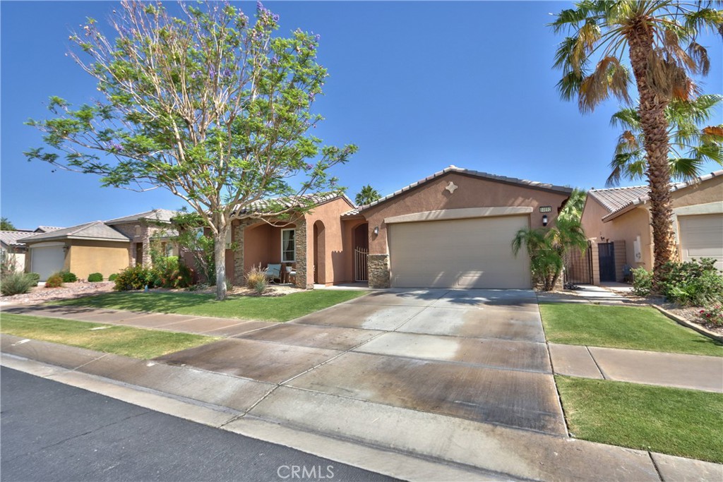 84692 Pavone Way