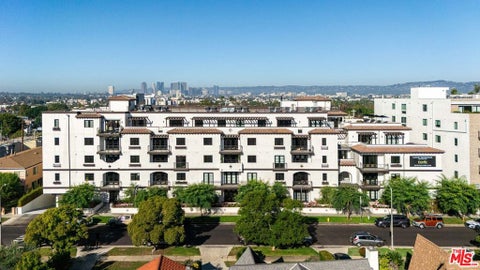 Photo of 1333 S Orange Grove Avenue #312, Los Angeles, CA 90019 (MLS # 26853267)