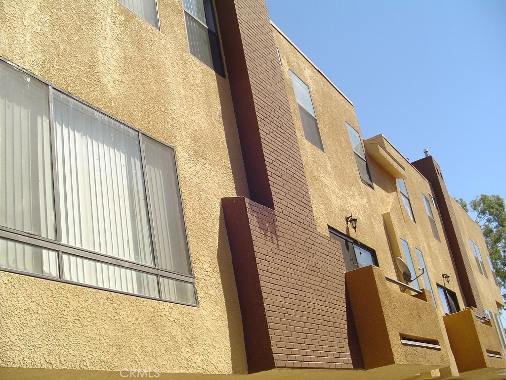 8734 - 8736 Burnet