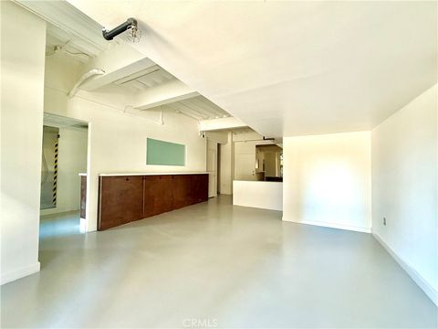 Photo of 111 W 7th St #R11, Los Angeles, CA 90014 (MLS # SR26022186)