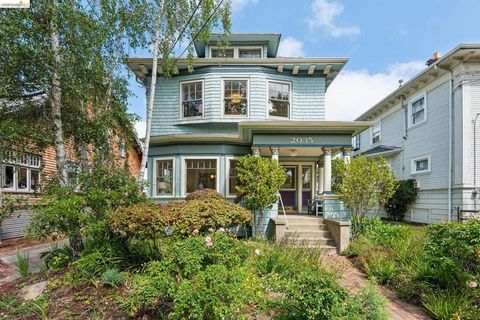 Photo of 2035 Francisco St St, Berkeley, CA 94709 (MLS # 41130054)