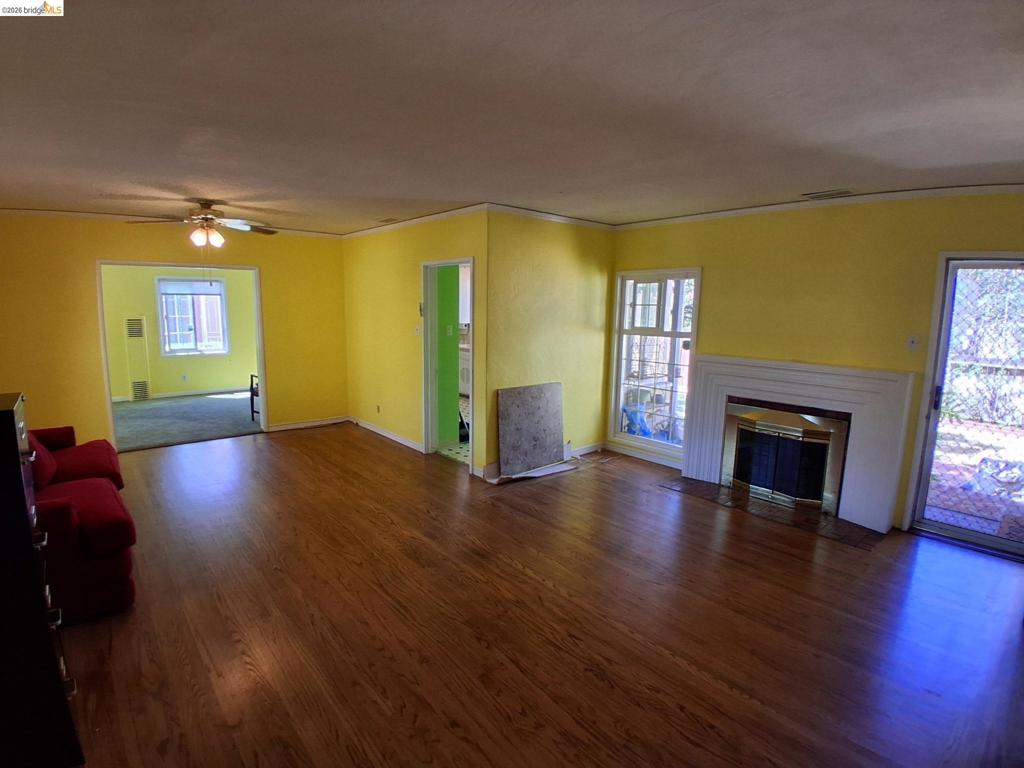 125 Oak Place