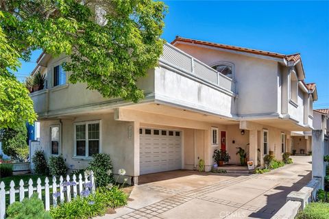 Photo of 2514 Vanderbilt Lane #C, Redondo Beach, CA 90278 (MLS # SB26101842)