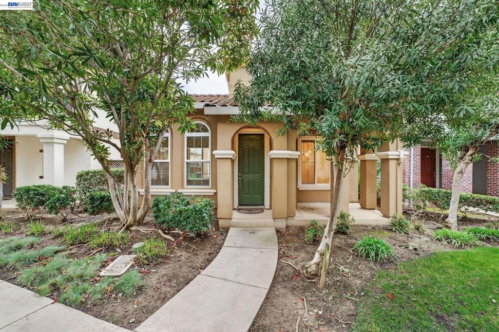 Photo of 43 43 W Casita Ln Ln, Mountain House, CA 95391 (MLS # 41125804)