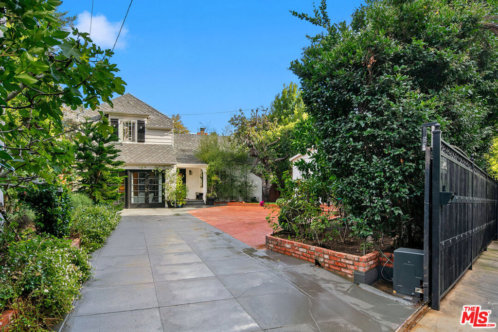 1762 Nichols Canyon Road