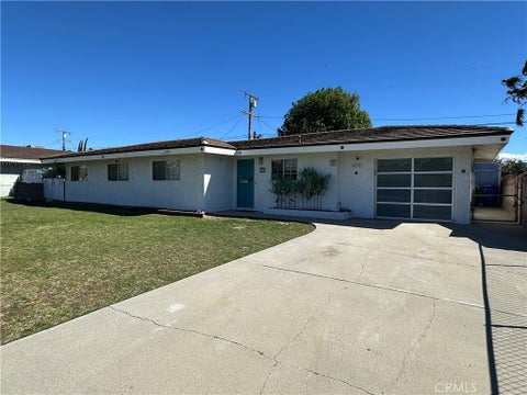 Photo of 979 N Gardena Ave, Rialto, CA 92376 (MLS # IV26151577)