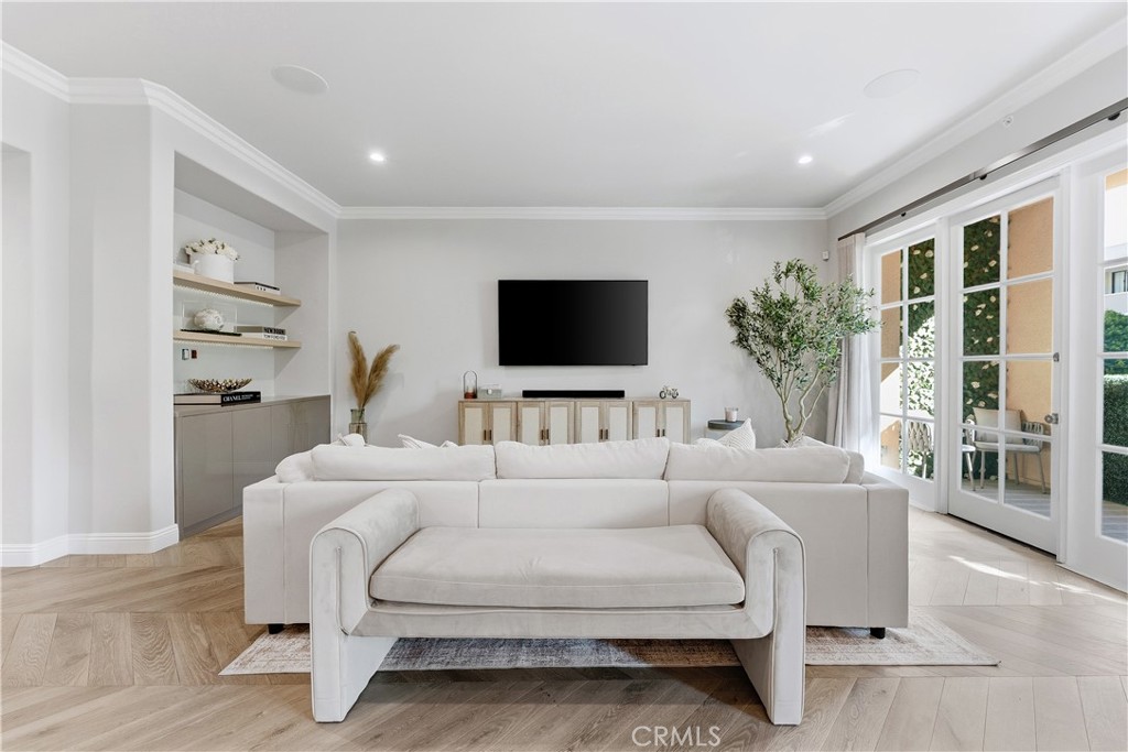 11500 San Vicente Boulevard 202