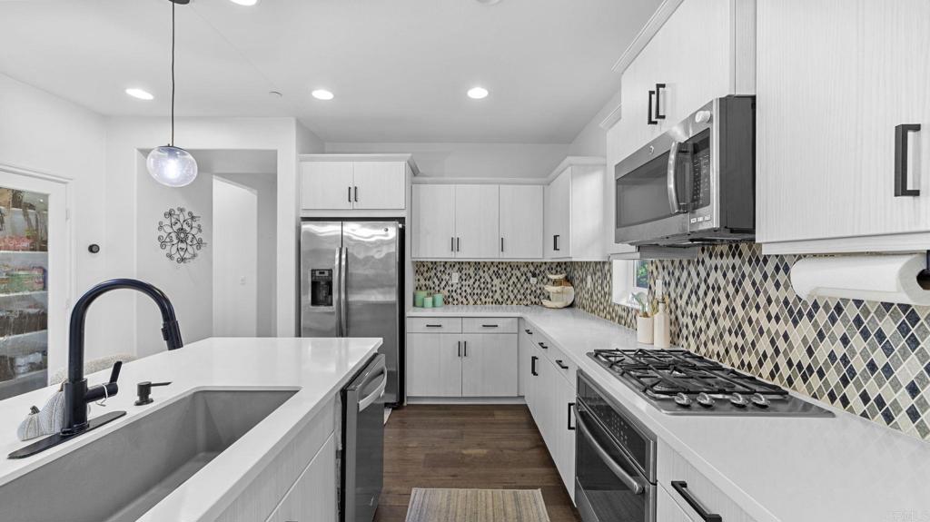 560 Moonlight Drive