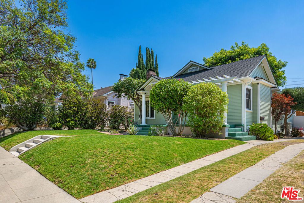 Photo of 1328 N Ogden Drive, Los Angeles, CA 90046 (MLS # 26668569)