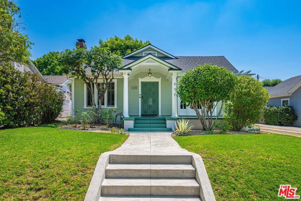 Photo of 1328 N Ogden Drive, Los Angeles, CA 90046 (MLS # 26668569)