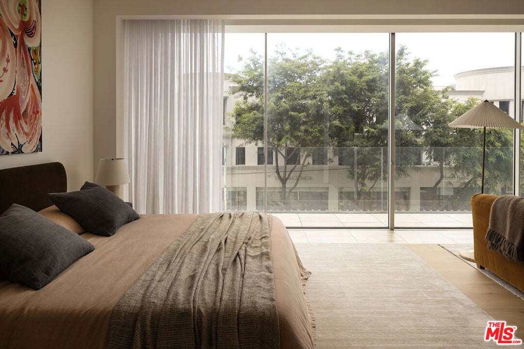 8899 Beverly Boulevard 4F