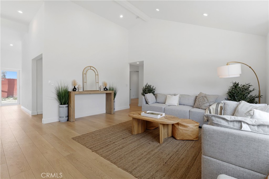 1100 E 124th