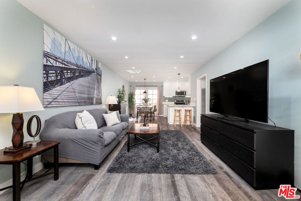Photo of 1145 Larrabee Street #6, West Hollywood, CA 90069 (MLS # 25612507)
