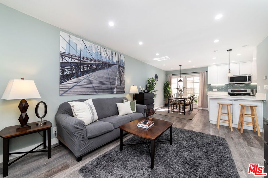 Photo of 1145 Larrabee Street #6, West Hollywood, CA 90069 (MLS # 25612507)