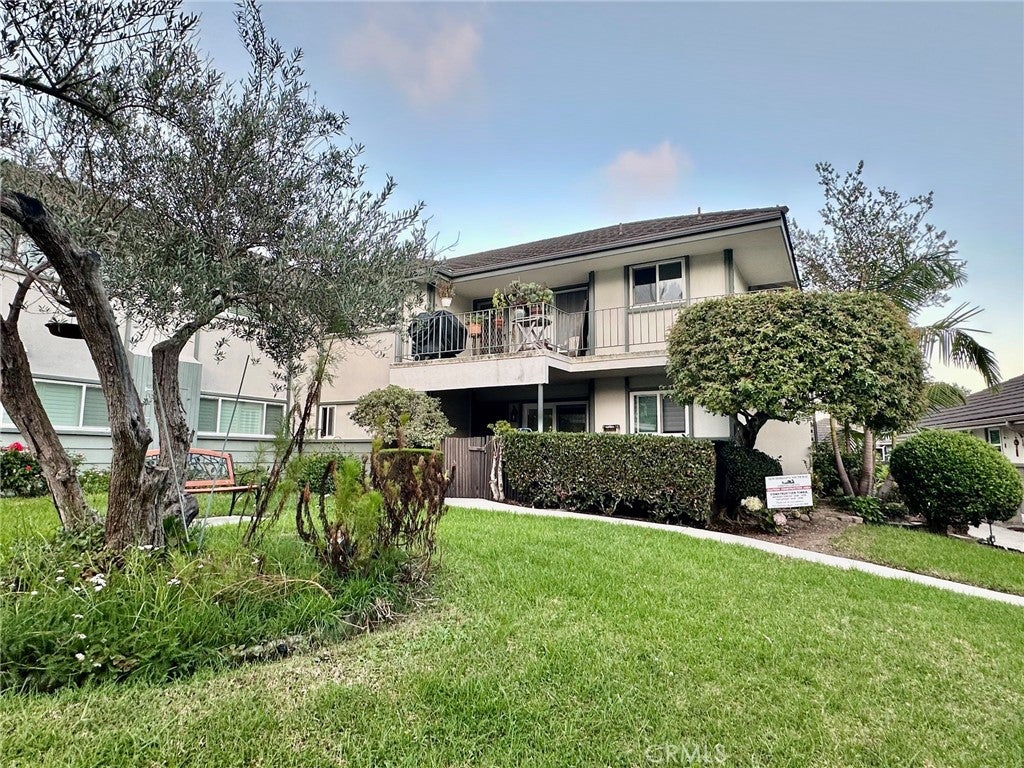 Photo of 22709 Maple Avenue #B, Torrance, CA 90505 (MLS # SB26200805)