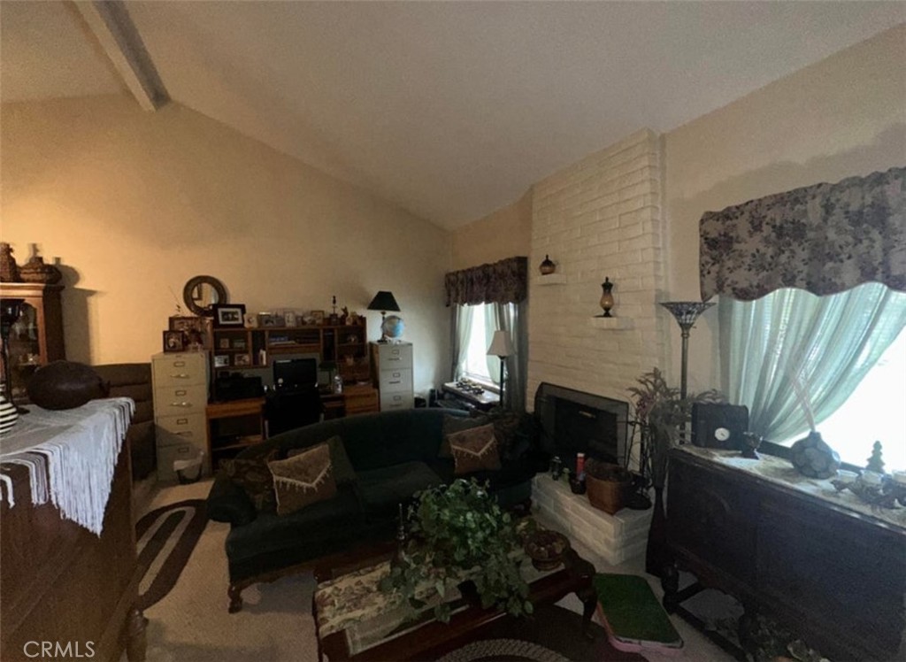 1927 S Chinowth Street