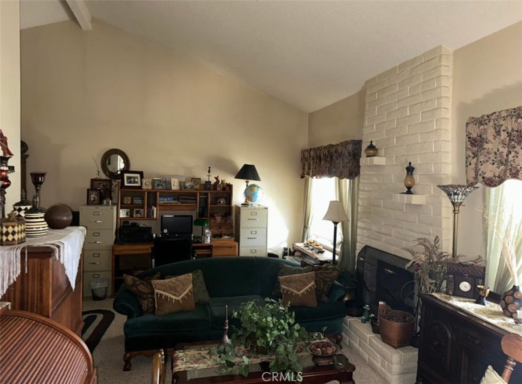 1927 S Chinowth Street