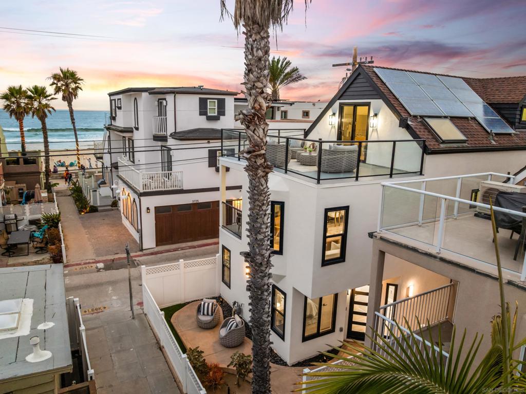 3721 Strandway