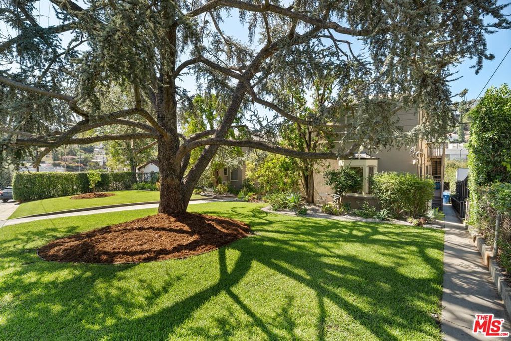 2612 Locksley Place