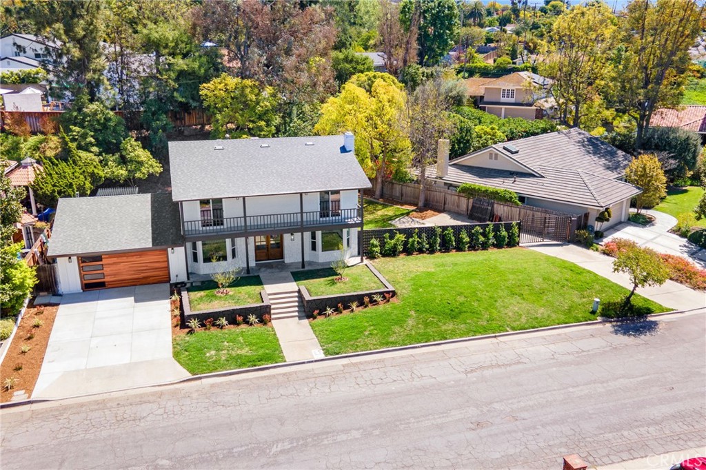 1924 Smokewood Avenue