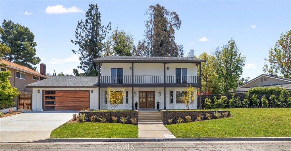 1924 Smokewood Avenue