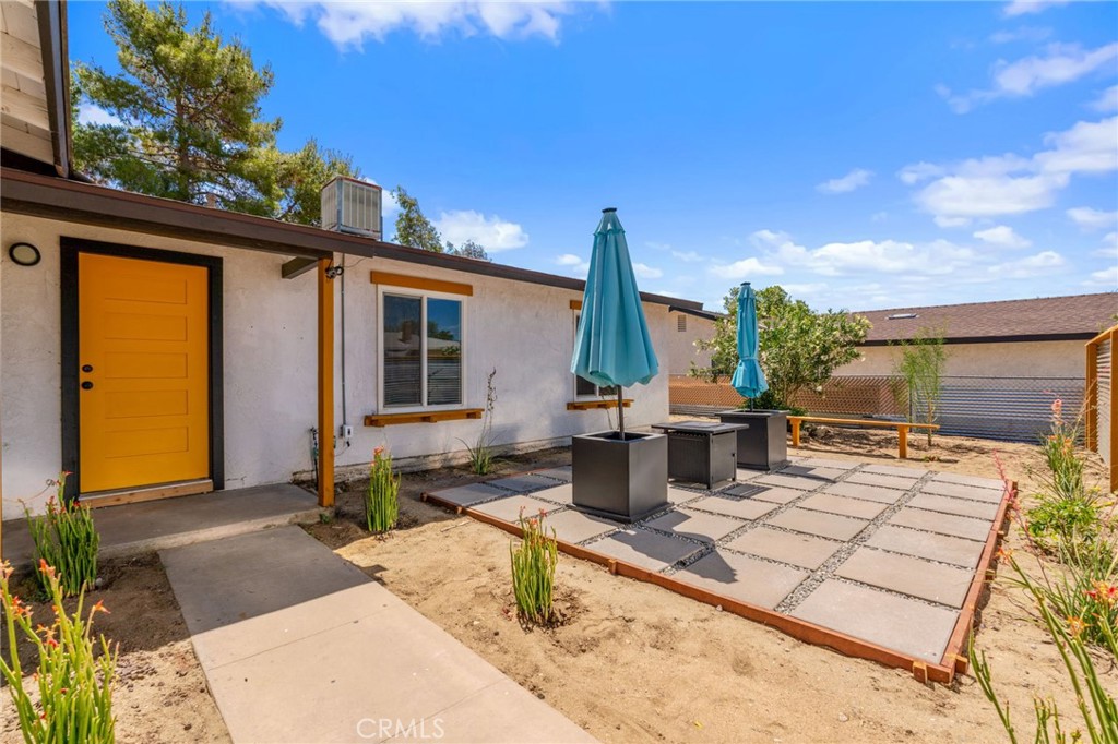 SELLER IS PAYING 1st time BUYER 12k FOR CLOSING COSTS !
Welcome to 10931 Knobb Ave, a fully remodeled 4 bedroom, 2 bathroom desert gem nestled in the heart of Morongo Valley. Perfectly located just 12 minutes from the freeway, 15 minutes from both Palm Springs and Joshua Tree, and only a block away from Morongo Valley Elementary School, this home offers the ideal blend of convenience and tranquility.
Step inside to discover a thoughtfully designed open-concept layout perfect for entertaining, featuring stylish finishes and modern upgrades throughout. The outdoor space is an entertainer’s dream with a private courtyard, outdoor shower, built-in barbecue area, and a cozy fire pit perfect for enjoying desert evenings under the stars.
Whether you're looking for a full time residence, vacation home, or income producing property, this move in ready oasis checks all the boxes.