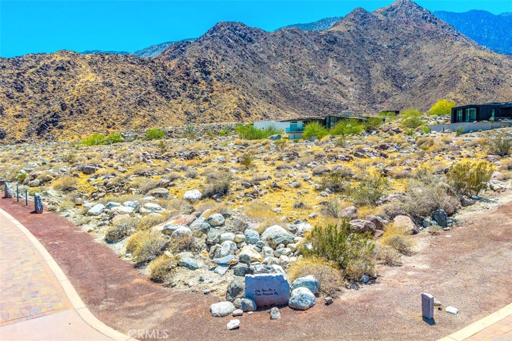 Desert Palisades - Land