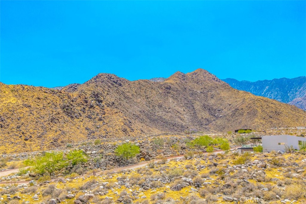Desert Palisades - Land