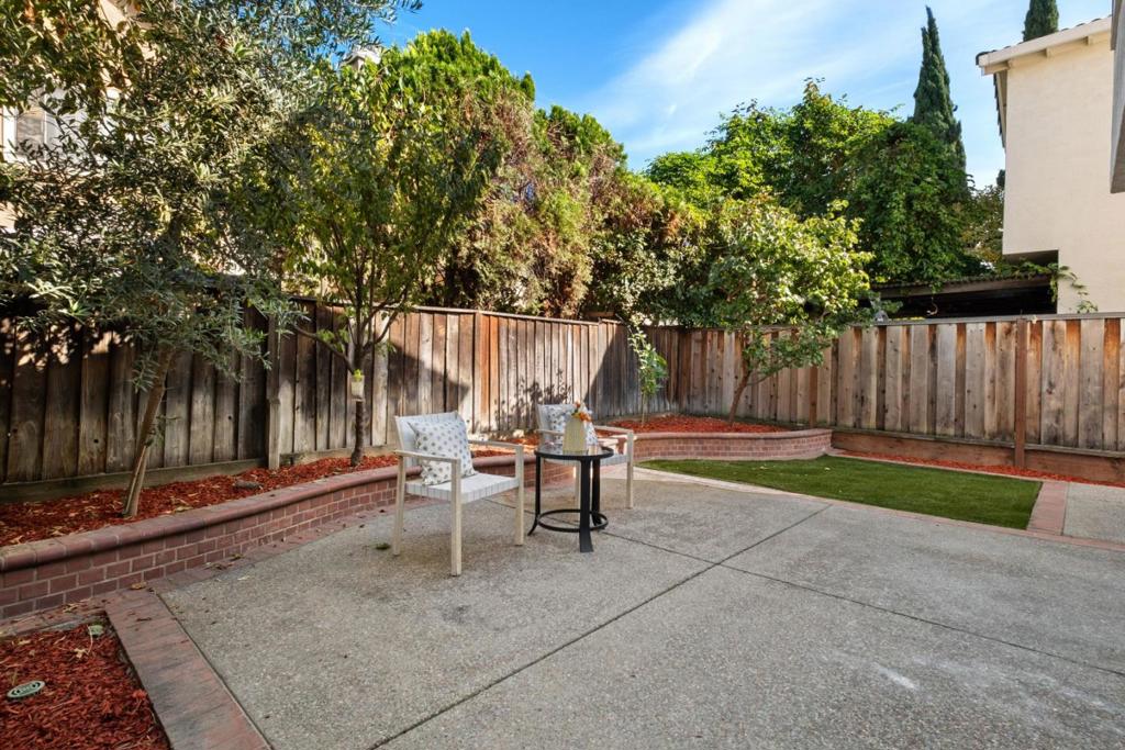 1237 Briarleaf Circle